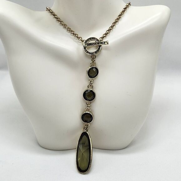 Vintage Jewelry - 🔺️Silver Tone Chain & Green Beaded Drop Necklace